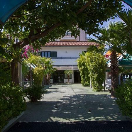 Hotel Atena Ciro Marina Exterior photo