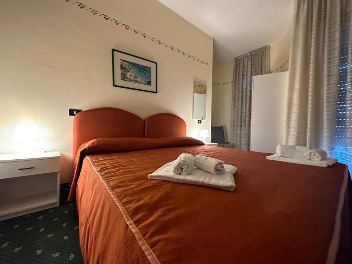 Hotel Atena Ciro Marina Exterior photo