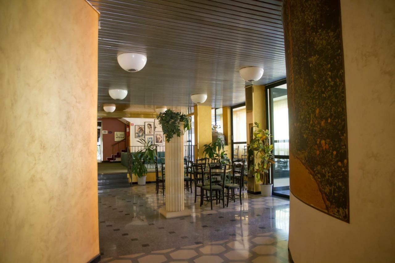 Hotel Atena Ciro Marina Exterior photo