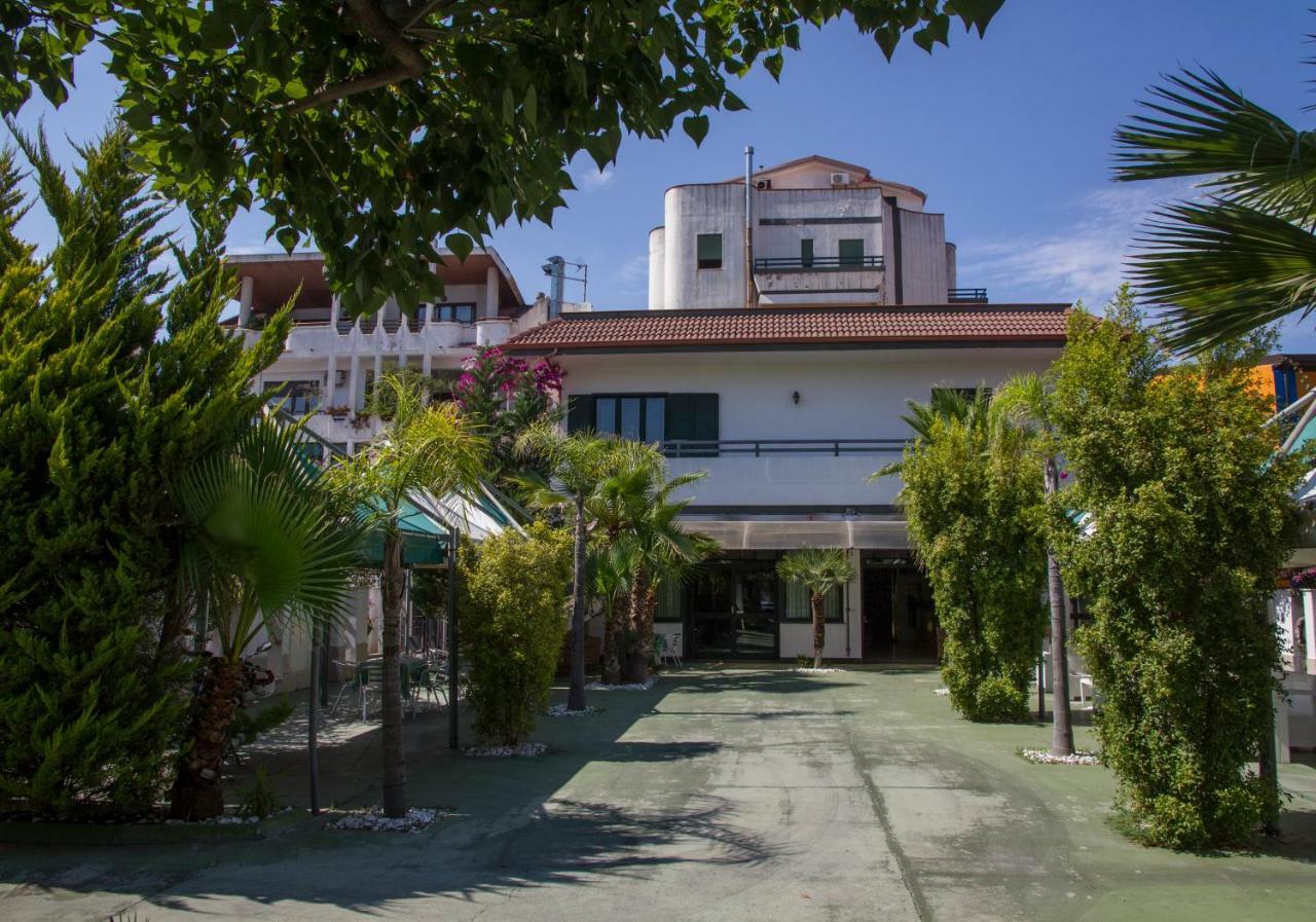 Hotel Atena Ciro Marina Exterior photo